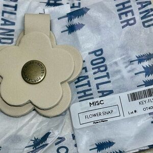 BONE Flower Snap Portland Leather Flower Charm Keychain Purse Flair Daisy Charm